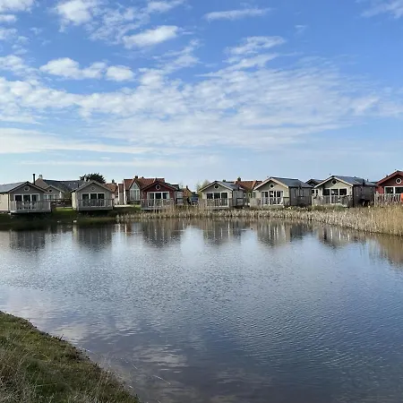 Puffin - Part Of The The Bay Village With Pool, Gym And Direct Access, Pub, Restaurant, Tennis And Meadows Walks * Filey