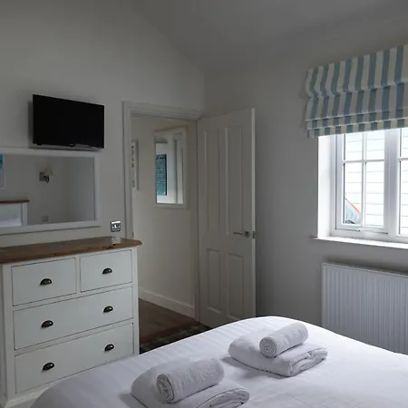 Puffin - Part Of The The Bay Village With Pool, Gym And Direct Access, Pub, Restaurant, Tennis And Meadows Walks