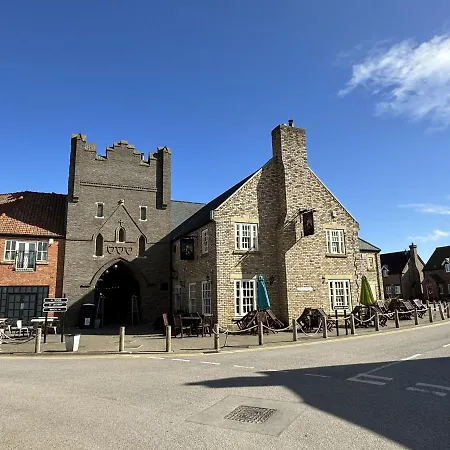 Puffin - Part Of The The Bay Village With Pool, Gym And Direct Access, Pub, Restaurant, Tennis And Meadows Walks * Filey